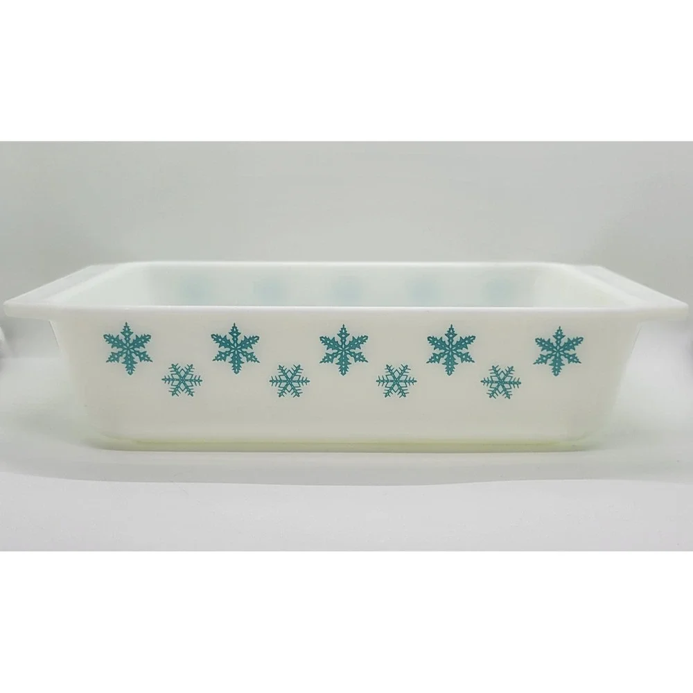 Vintage Pyrex 575-B Snowflake Turquoise Space Saver Casserole Dish 2Qt 1956-1963